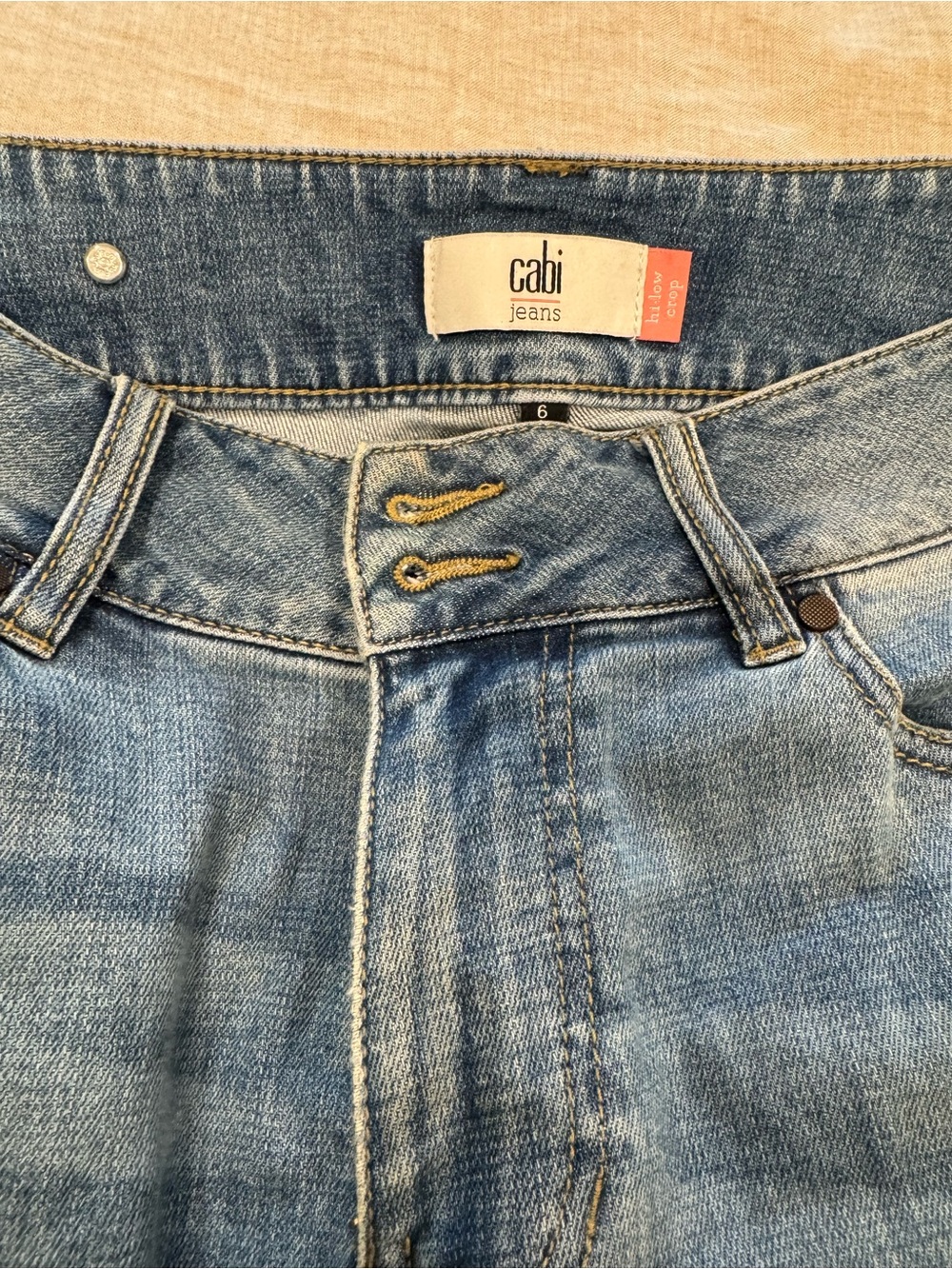 CAbi Light Blue Relaxed women’s cropped Jeans